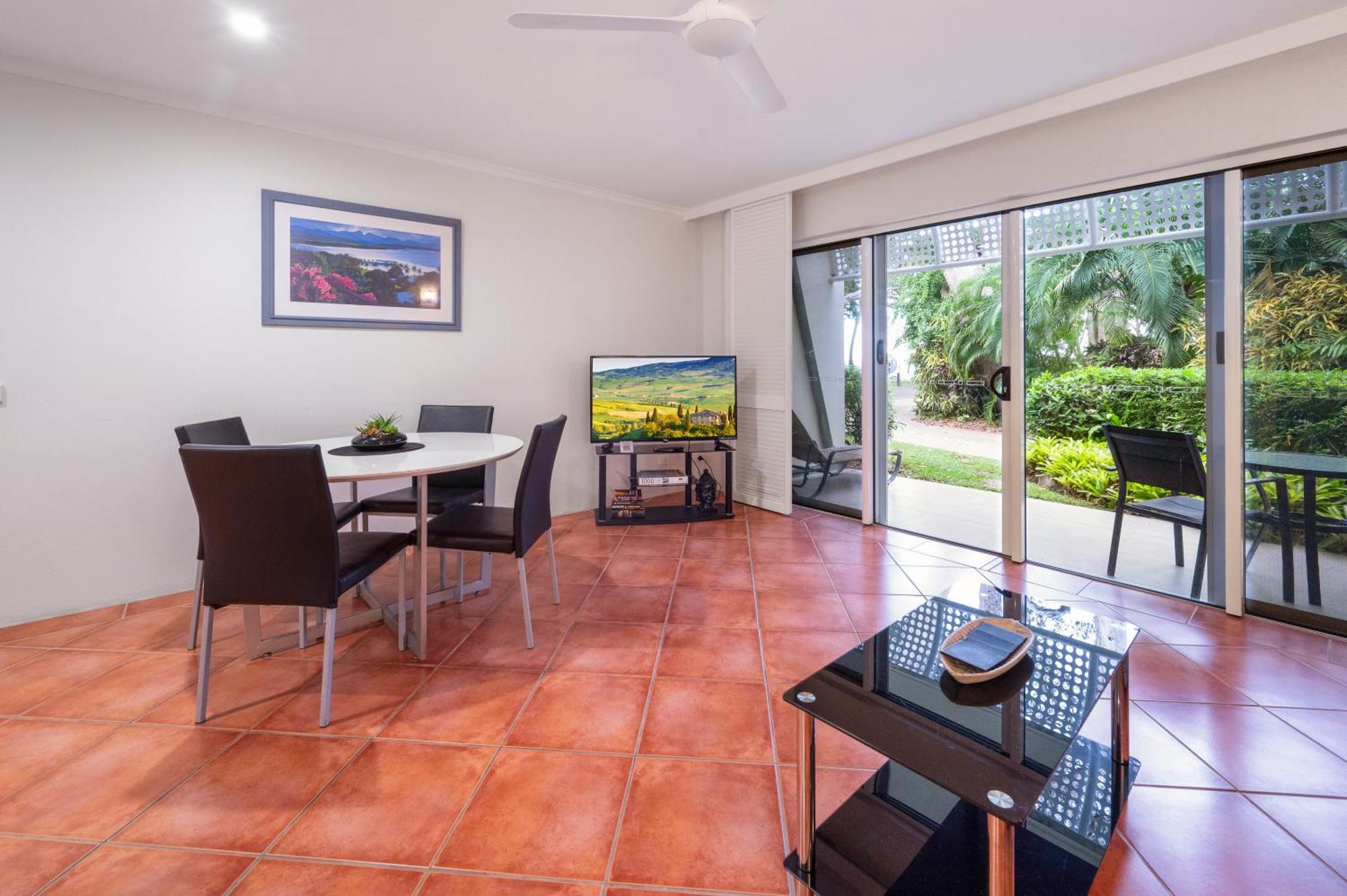 פאלם קוב Marlin Waters Beachfront Apartments מראה חיצוני תמונה