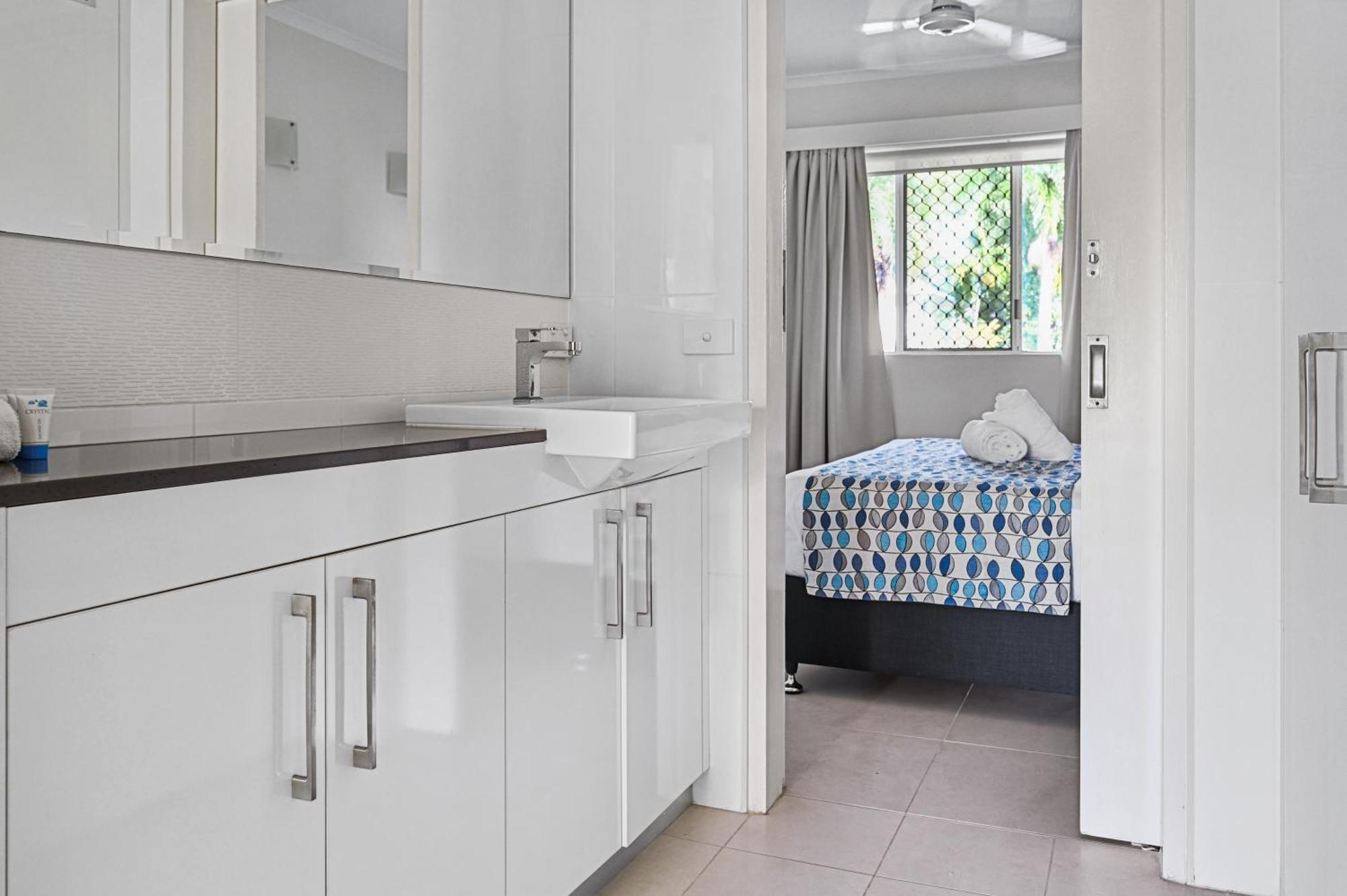 פאלם קוב Marlin Waters Beachfront Apartments מראה חיצוני תמונה