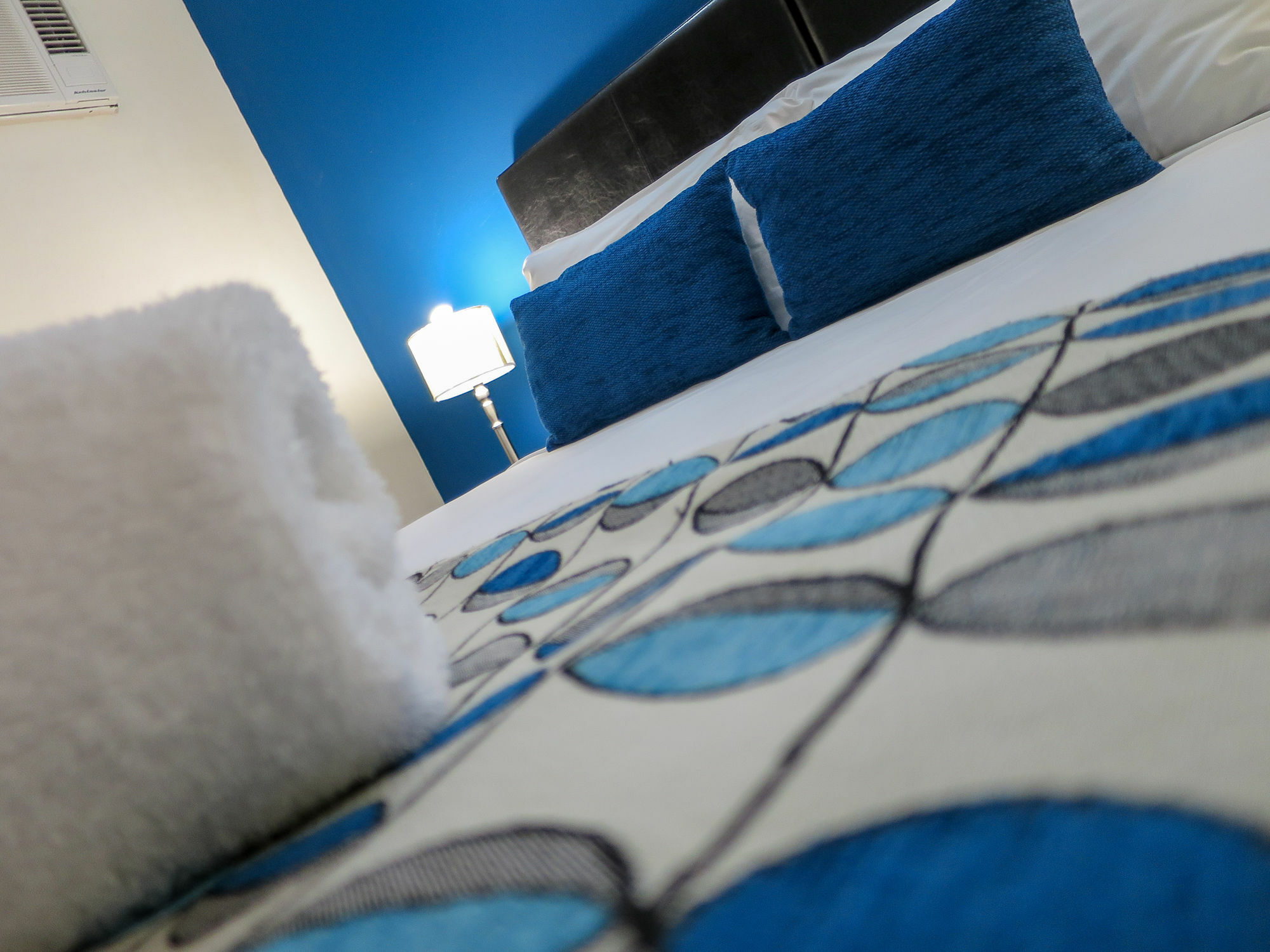 פאלם קוב Marlin Waters Beachfront Apartments מראה חיצוני תמונה